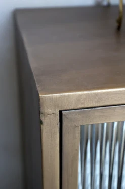 Industrial Vitrine Kabinett Golden Amaury Geriffeltes Glas 150/60-Chic Antique Discount