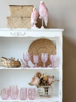 Vintage Dekofigur Papagei auf Ständer in Himbeere groß-Chic Antique Sale