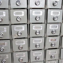 Vintage Metallschrank Büroschrank 44 Schubladen graugrün - Einzelstück-Raw Materials Online