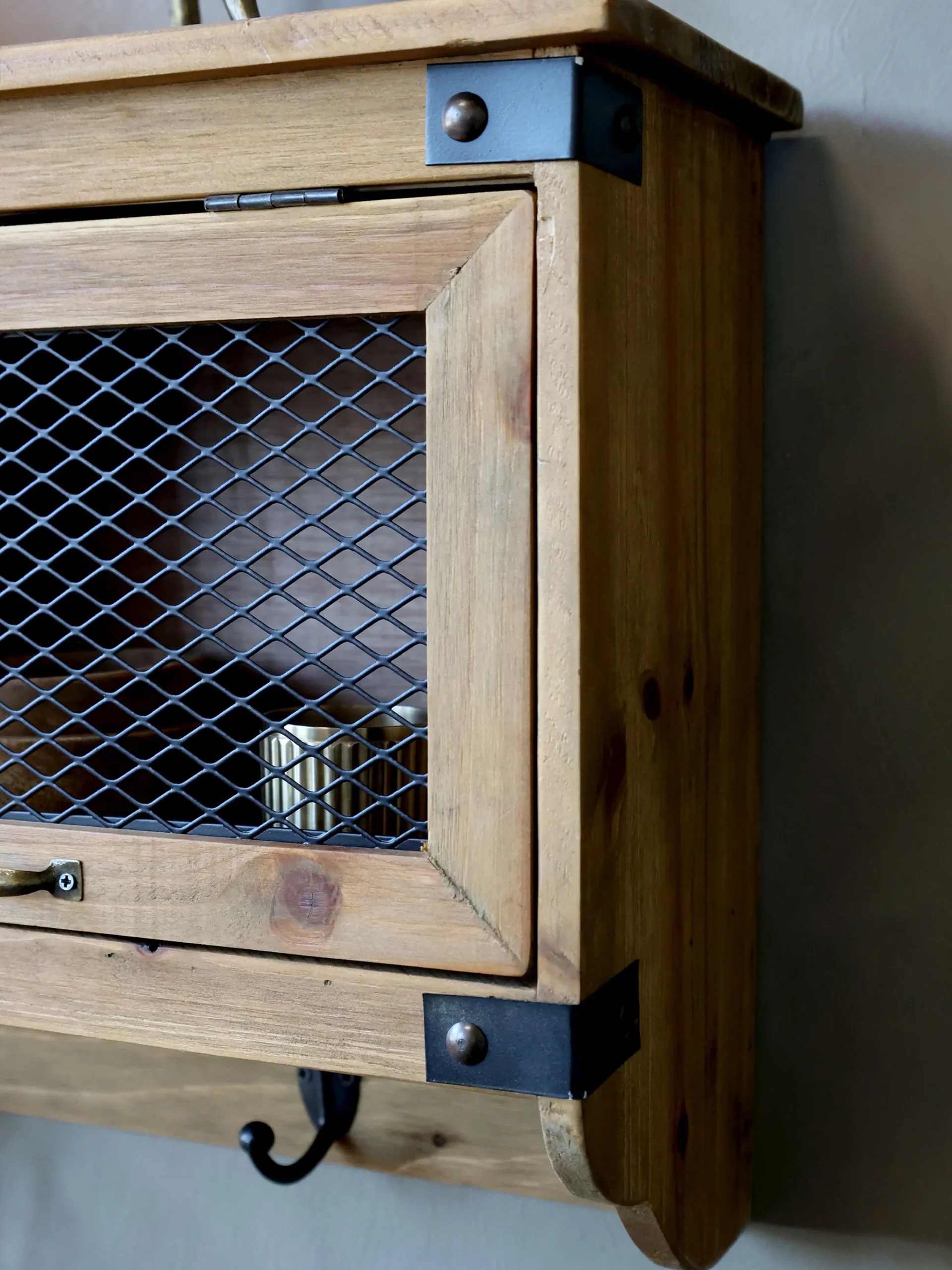 Vintage Wandregal Etienne 2 Schubladen, Fach und 3 Haken-Chic Antique Clearance