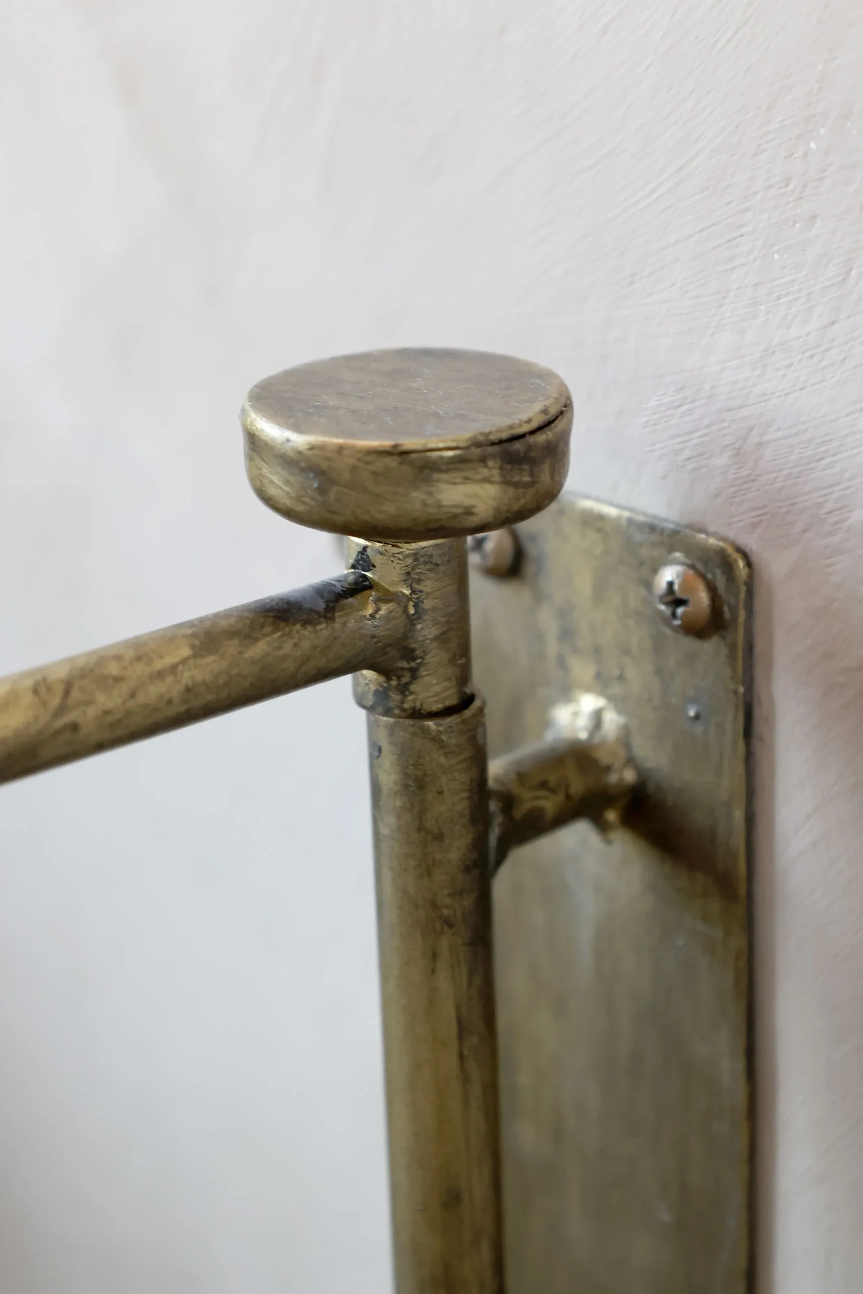 Vintage Wandtisch Nachtisch Antik-Gold Metall Schwenkbar Klein-Chic Antique Sale