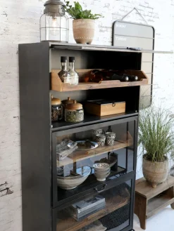 Vitrine Coventry Geschirrschrank Industrial Metall Räder-Chic Antique